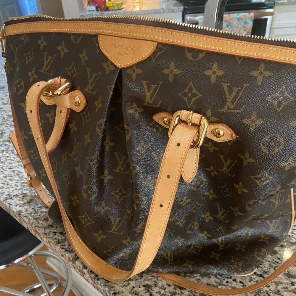 Louis Vuitton Palermo monogram tote Great condition